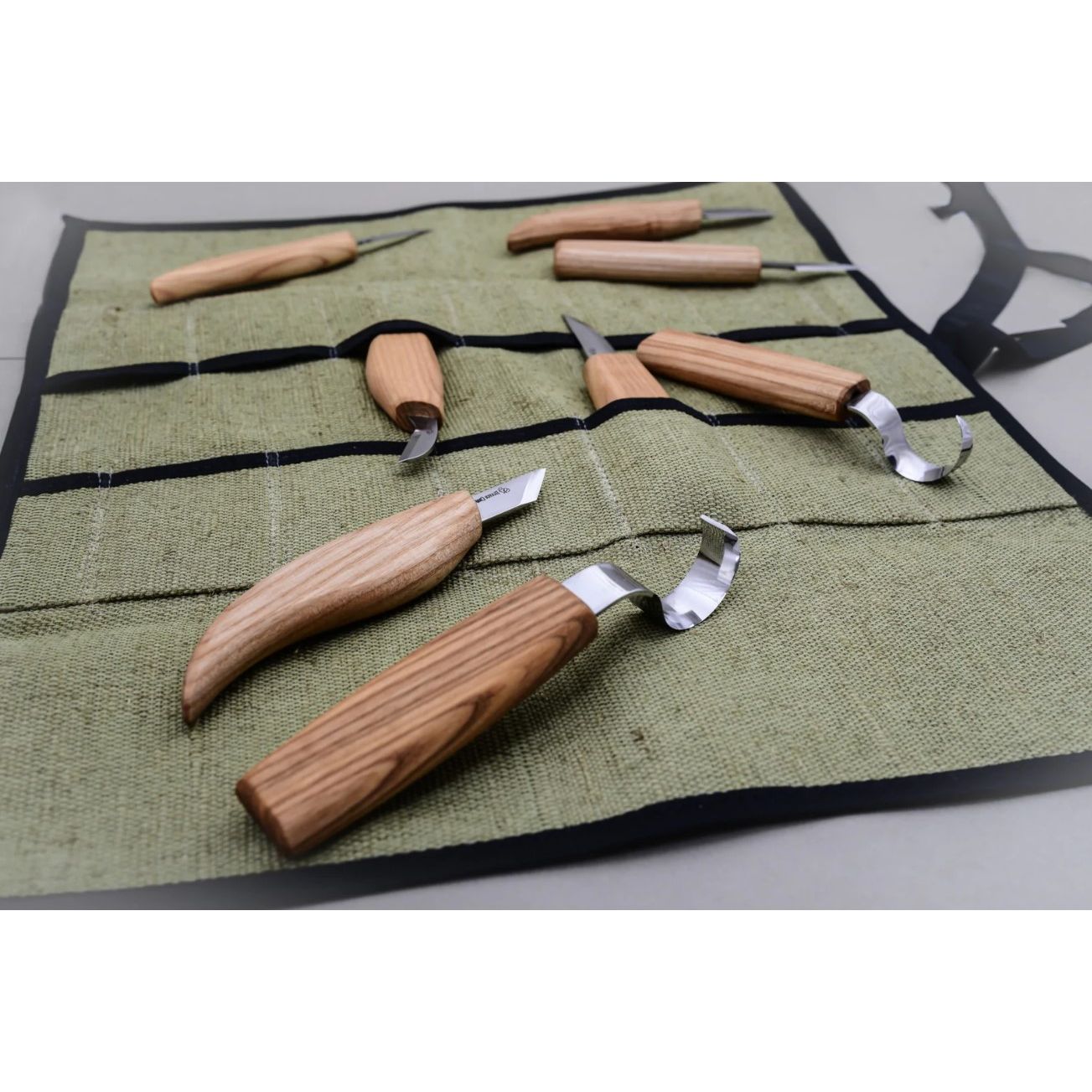 BeaverCraft Wood Carving Set of 8 Wood Carving Detail Knives.
